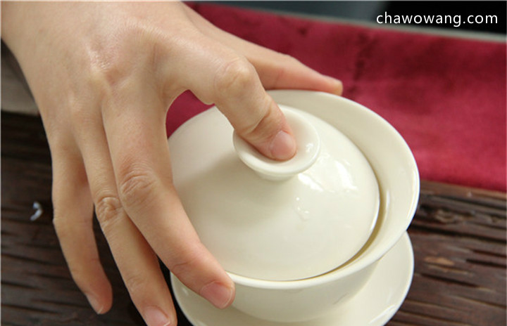 六堡茶“双蒸双压”传统制作工艺