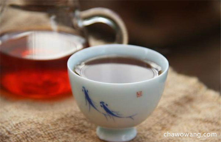 安化黑茶应当品老茶，藏新茶，喝中期茶