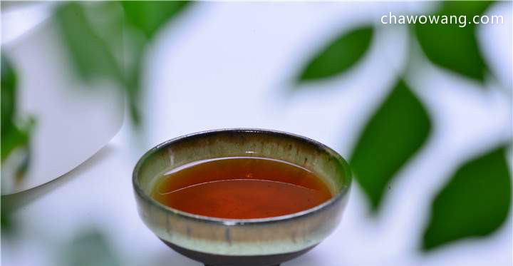 怎样鉴别野生古树红茶和普通滇红茶？