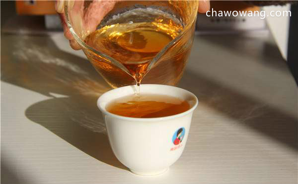 详述乌龙茶、绿茶的品鉴