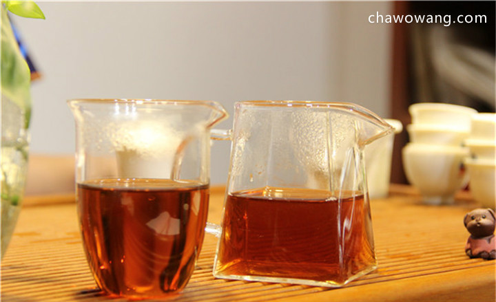 黑茶的香，是透心的香；黑茶的功效，是健康的养生秘决