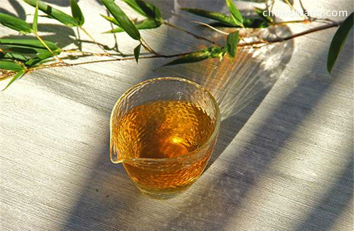 对比其他茶，武夷山的岩茶有哪些特点？
