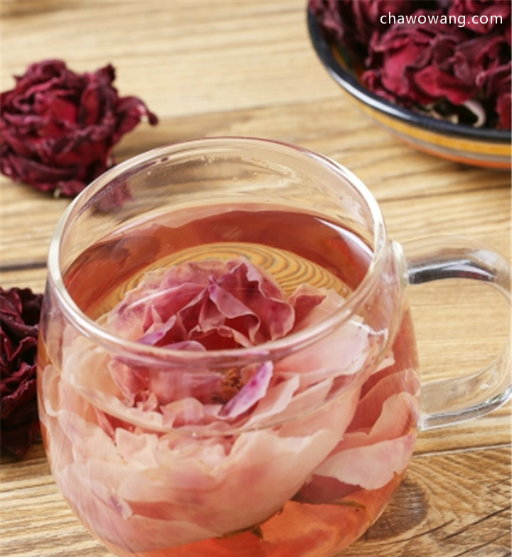 玫瑰花泡茶喝的3种好处，每一种对我们的健康都有帮助！