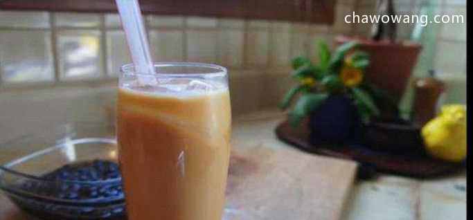 锡兰红茶做奶茶的方法 除了奶茶做法以外，锡兰红茶还有以下饮用方法