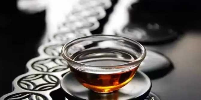 对于普洱熟茶，是纯料好还是拼配好？