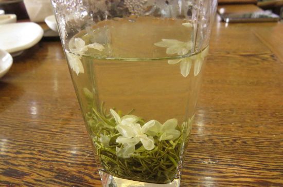 茉莉茶叶的功效与禁忌，什么人不适合喝茉莉花茶？