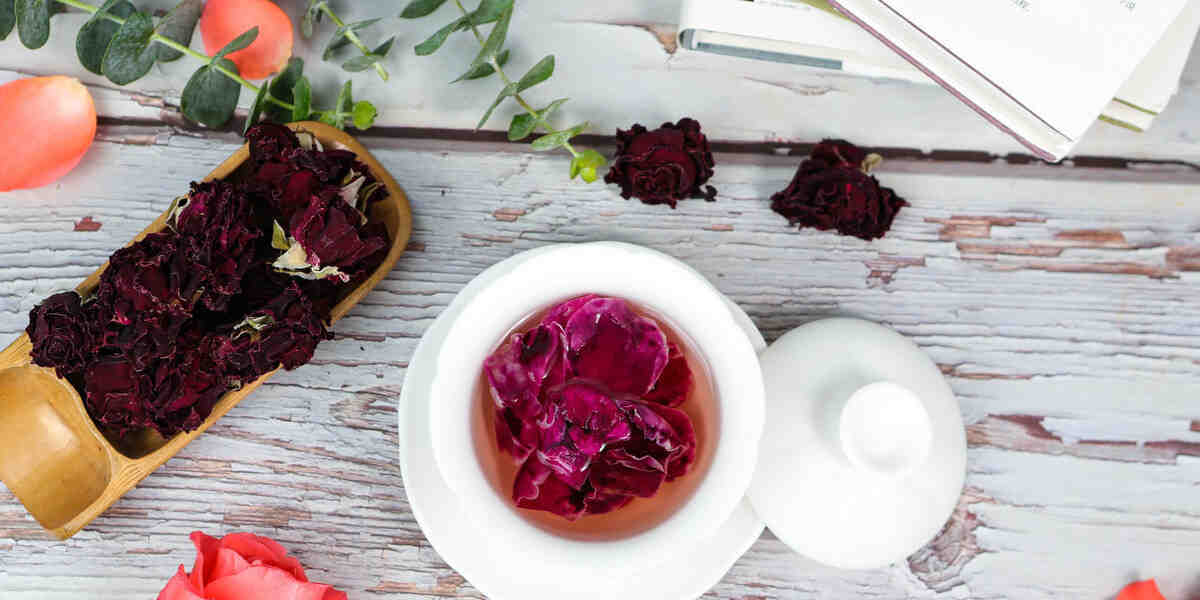 玫瑰花泡茶有什么禁忌？喝玫瑰花茶有什么好处和功效？中医告诉你