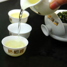 铁观音属于什么茶？选择铁观音泡茶的好处！