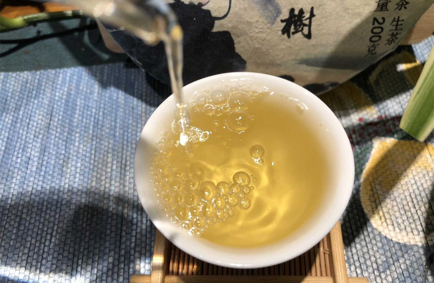 普洱茶图片 2018邦崴古树茶的价格，邦威普洱茶有何特点